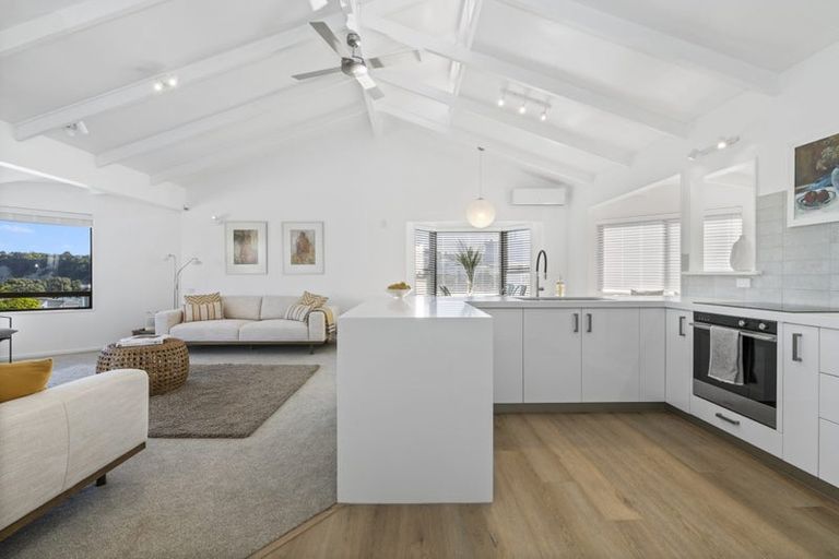 Photo of property in 19 Zita Avenue, Matakatia, Whangaparaoa, 0930