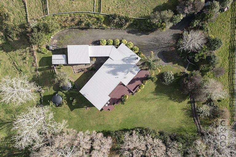 Photo of property in 8 Pineview Lane, Helensville, 0875