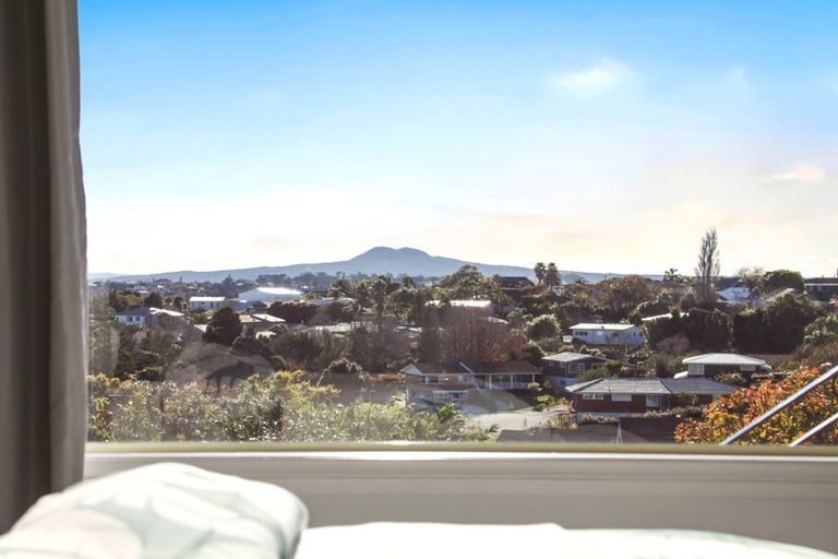 Photo of property in 150 Bleakhouse Road, Mellons Bay, Auckland, 2014