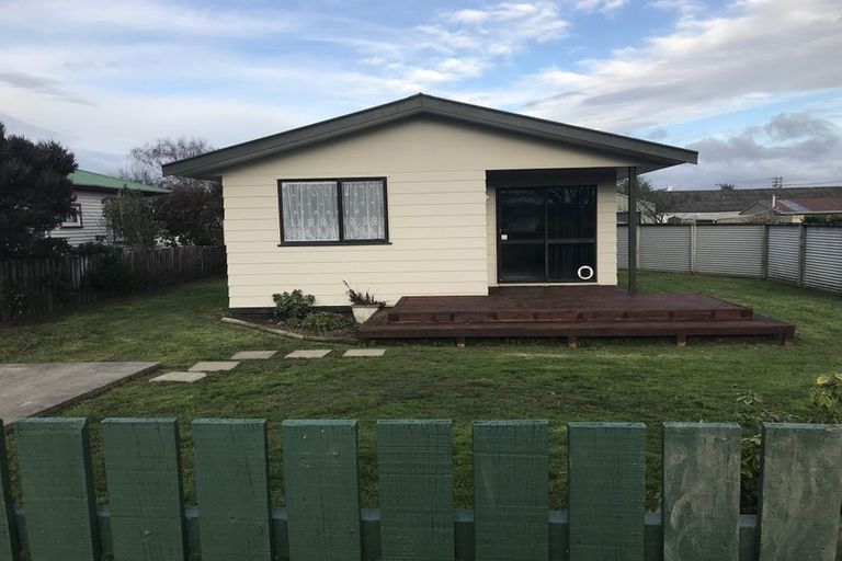 Photo of property in 74 New York Street, Martinborough, 5711