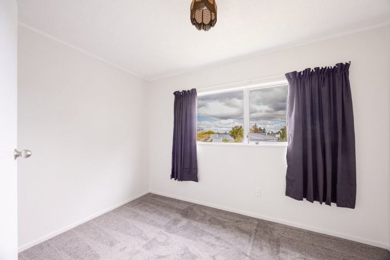 Photo of property in 55 Waverley Street, Waipawa, 4210