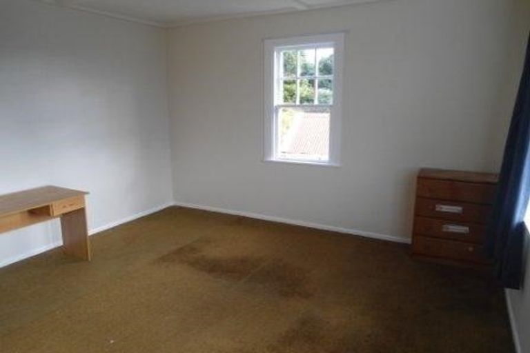 Photo of property in 76a Kelburn Parade, Kelburn, Wellington, 6012