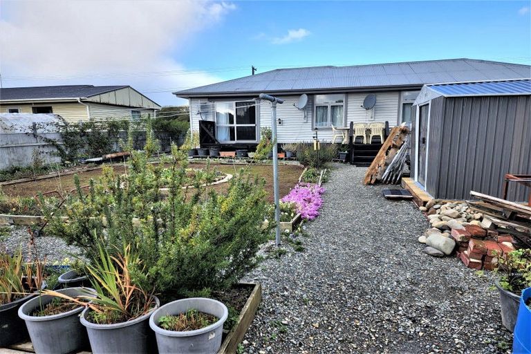 Photo of property in 73 Orawia Road, Tuatapere, 9620