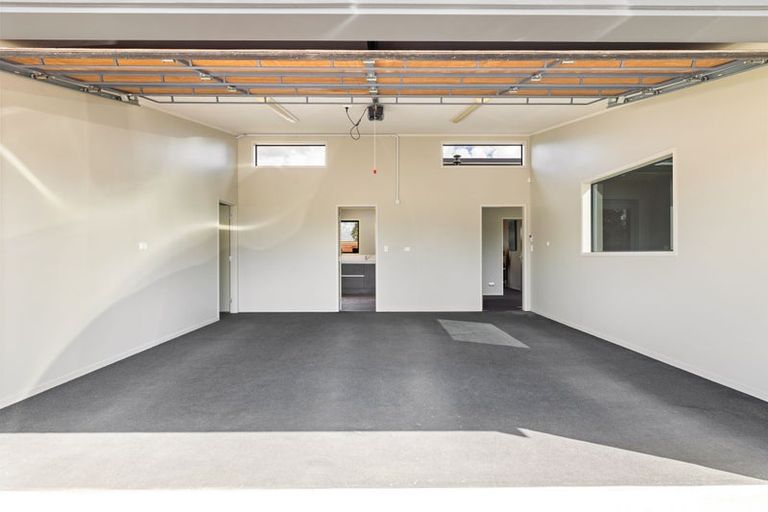 Photo of property in 5/454 Stoney Creek Road, Kelvin Grove, Palmerston North, 4470