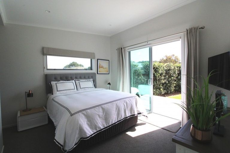 Photo of property in 136 Kelly Jade Avenue, Matarangi, Whitianga, 3592