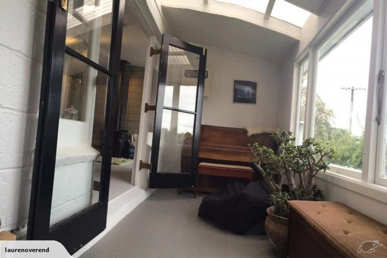 Photo of property in 29 Kauri Point Road, Laingholm, Auckland, 0604