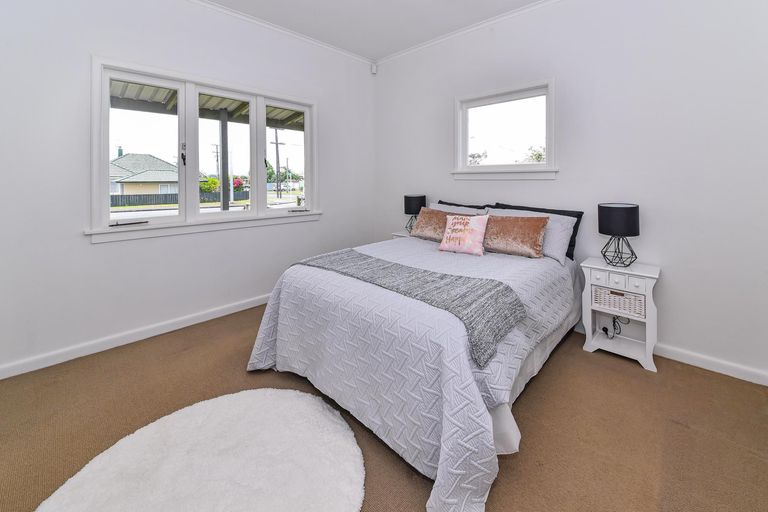 Photo of property in 117 Wallace Road, Mangere Bridge, Auckland, 2022