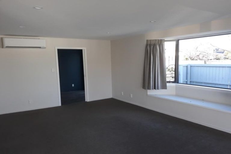 Photo of property in 2/3 Lansbury Avenue, Strowan, Christchurch, 8052