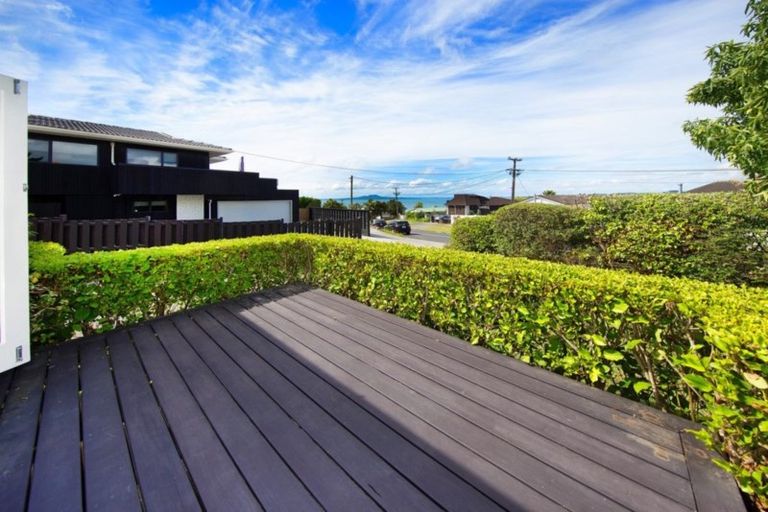 Photo of property in 1/8 Orchard Road, Waiake, Auckland, 0630