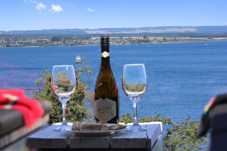 Photo of property in 1/852 Wily Terrace, Acacia Bay, Taupo, 3330