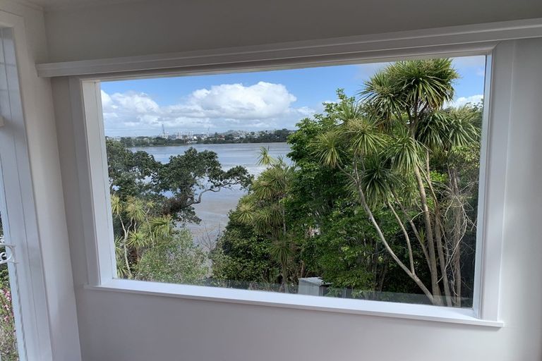 Photo of property in 65 Norwood Road, Bayswater, Auckland, 0622