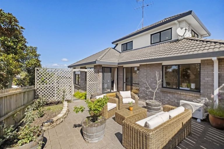 Photo of property in 1/9 Kells Place, Botany Downs, Auckland, 2010