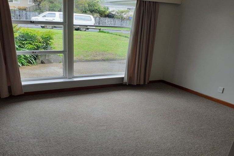 Photo of property in 54 Chippendale Crescent, Birkdale, Auckland, 0626