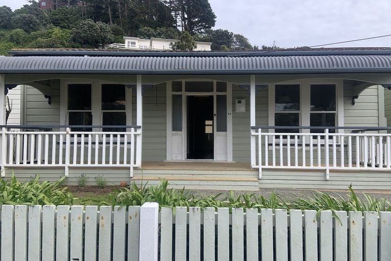 Photo of property in 24 Derwent Street, Island Bay, Wellington, 6023