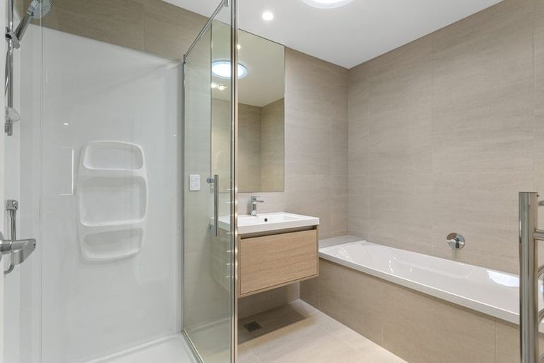 Photo of property in 45 Parkmore Drive, Rosehill, Papakura, 2113