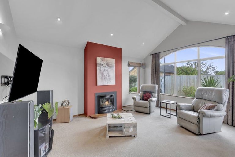 Photo of property in 33 Grace Avenue, Rototuna North, Hamilton, 3210