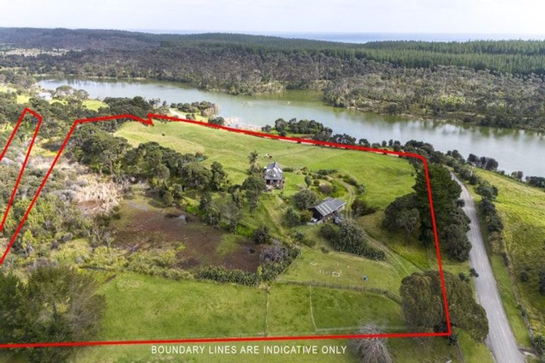 Photo of property in 487 Wilson Road, South Head, Helensville, 0874