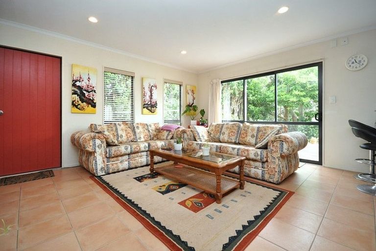 Photo of property in 27c Challinor Street, Pakuranga, Auckland, 2010