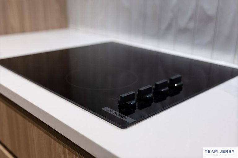 Photo of property in 27 Kuaha Road, Massey, Auckland, 0614