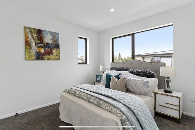 Photo of property in 6/81 Vodanovich Road, Te Atatu South, Auckland, 0610