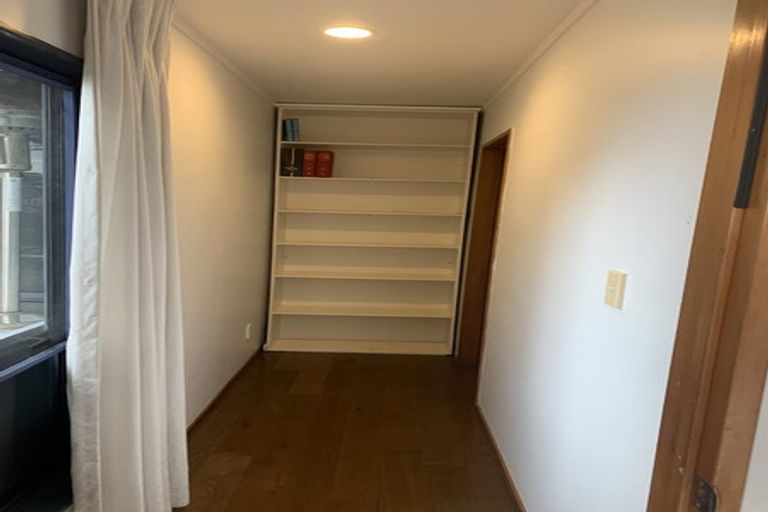 Photo of property in 14 Bonnard Place, West Harbour, Auckland, 0618