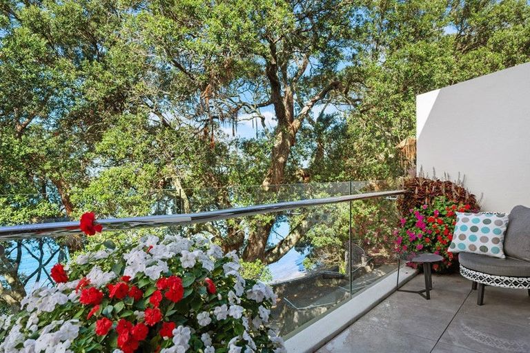 Photo of property in 1/7 The Promenade, Takapuna, Auckland, 0622