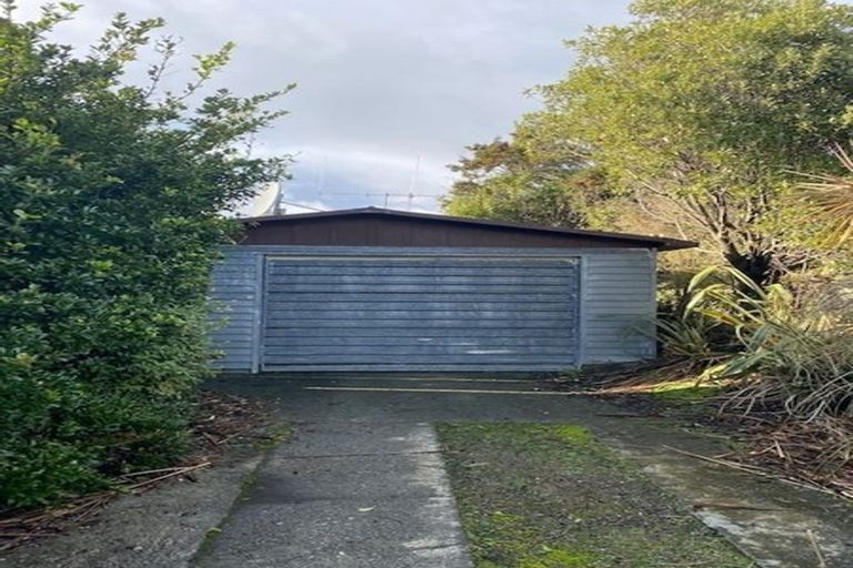 Photo of property in 68 Clifden Highway, Tuatapere, 9691