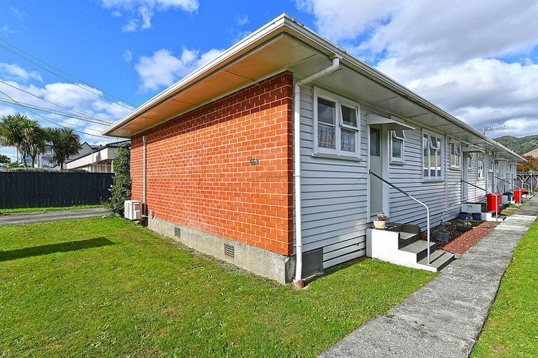 Photo of property in Heretaunga Flats, 4/652 Fergusson Drive, Trentham, Upper Hutt, 5018