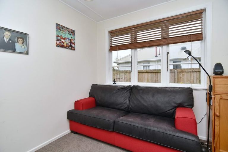 Photo of property in 17 Uxbridge Street, Northcote, Christchurch, 8052