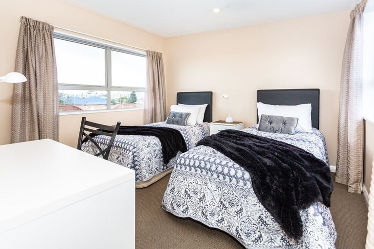 Photo of property in 8c Broadbent Street, Riccarton, Christchurch, 8041