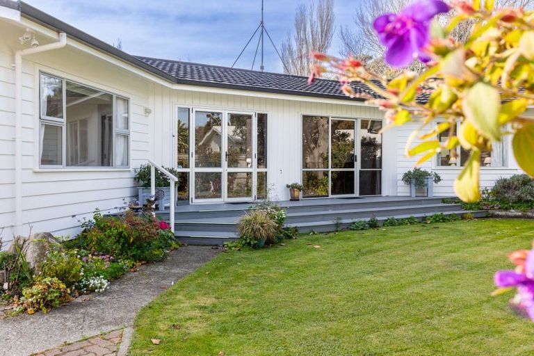Photo of property in 163 Te Moana Road, Waikanae, 5036