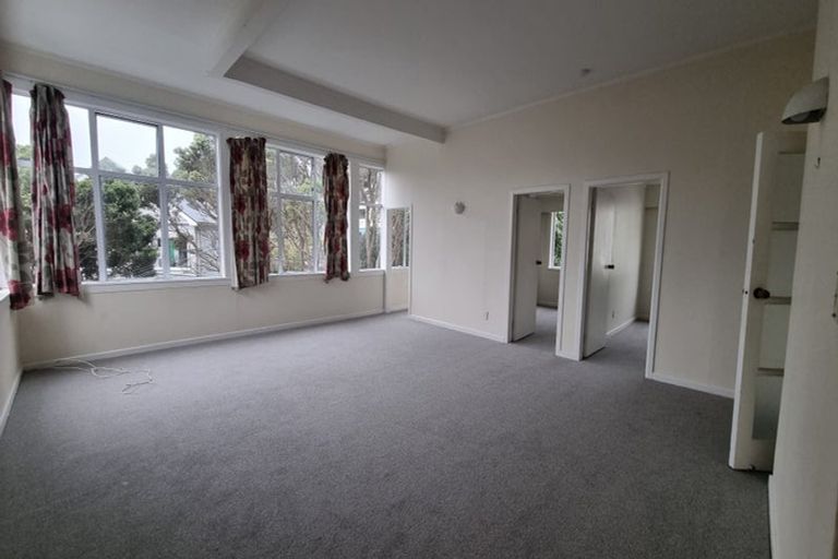 Photo of property in 16 Lindum Terrace, Roseneath, Wellington, 6011