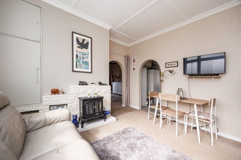 Photo of property in 42 Shamrock Street, Takaro, Palmerston North, 4412