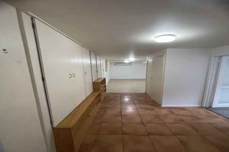 Photo of property in 24 Katrina Place, Massey, Auckland, 0614