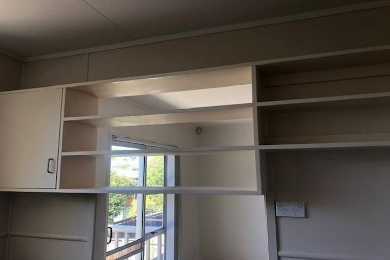 Photo of property in 1/84 Greenslade Crescent, Northcote, Auckland, 0627