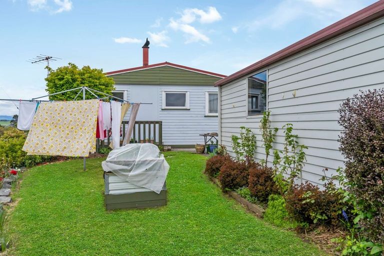 Photo of property in 16 Mcneil Street, Balclutha, 9230