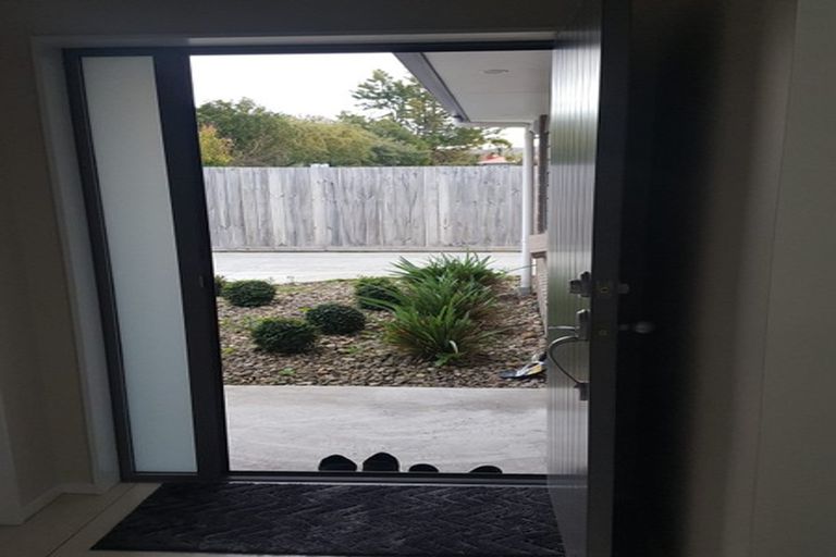Photo of property in 143a Henderson Valley Road, Henderson, Auckland, 0612