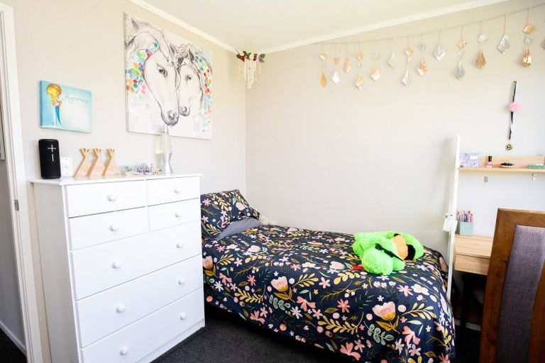 Photo of property in 28 Darlington Street, Ngatea, 3503