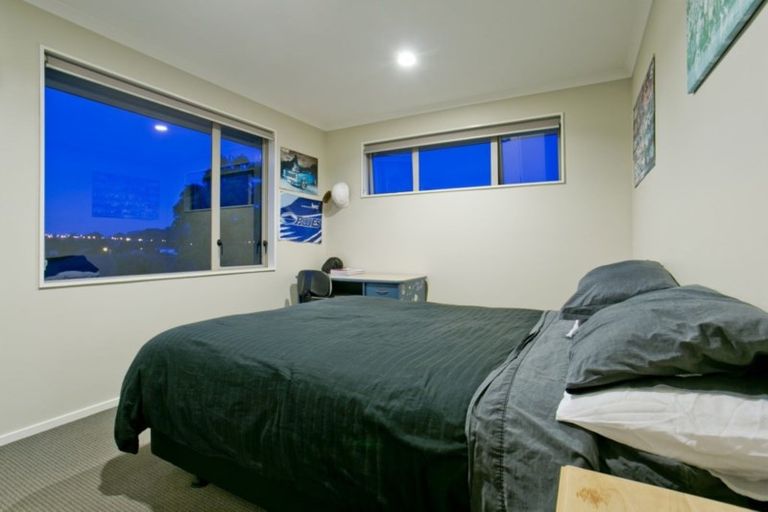 Photo of property in 24 Huntington Park Drive, Greenhithe, Auckland, 0632