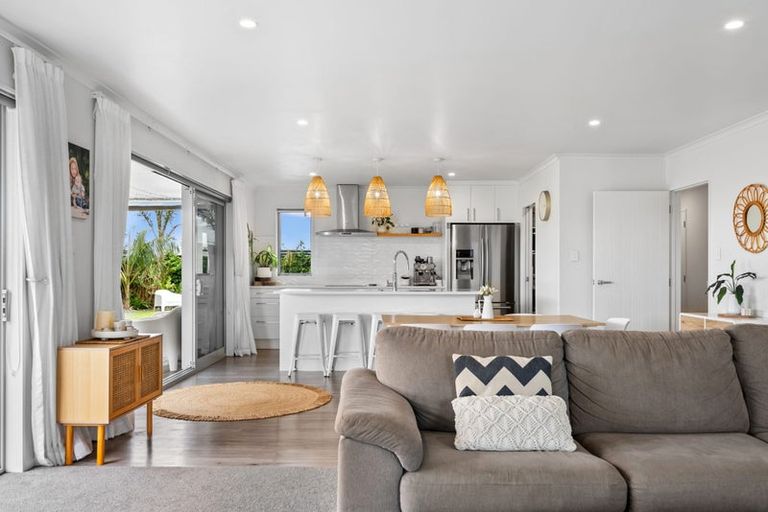 Photo of property in 24 Ferry Road, Waipu, 0510