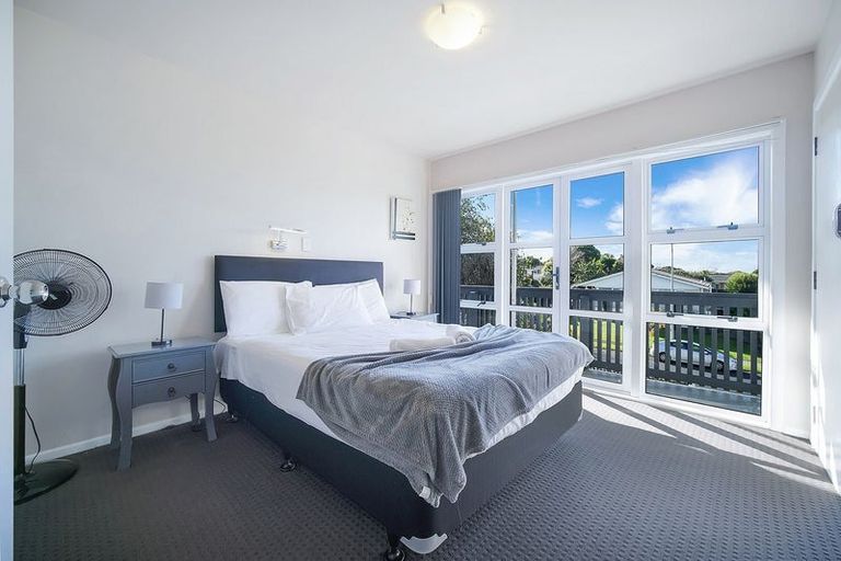 Photo of property in 15 Larne Avenue, Pakuranga Heights, Auckland, 2010