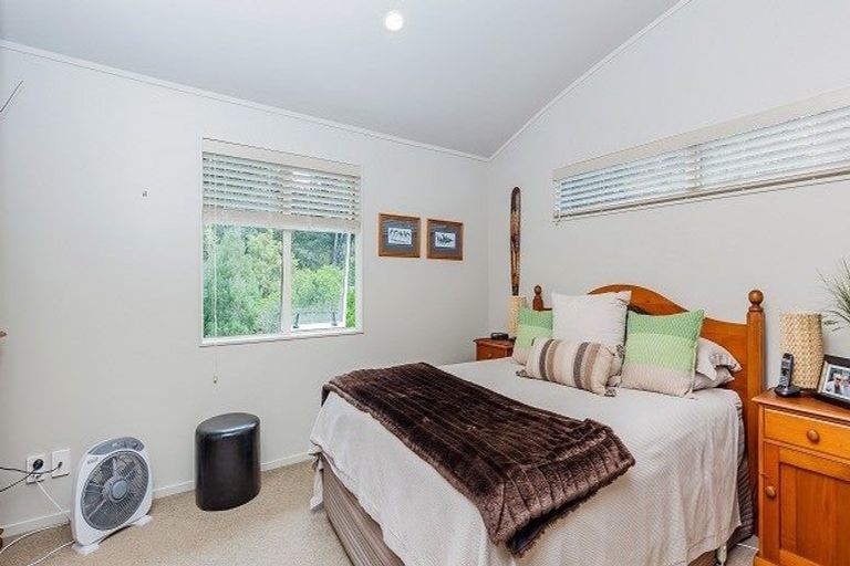 Photo of property in 3i/20 Ian Marwick Place, Birkenhead, Auckland, 0626