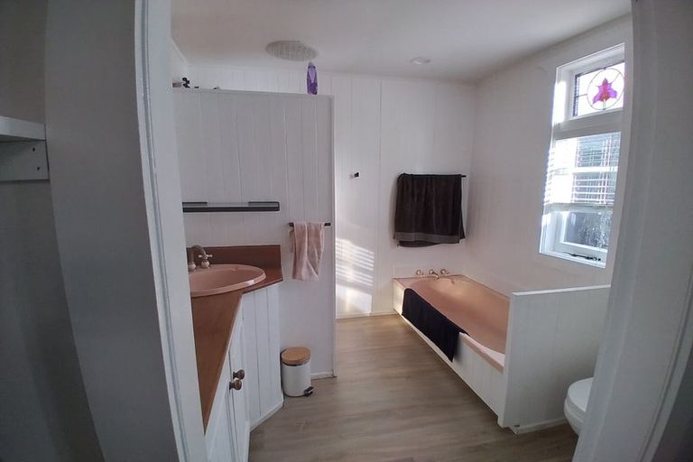 Photo of property in 130 Calliope Road, Stanley Point, Auckland, 0624