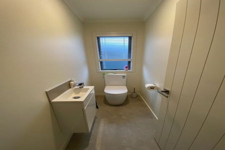 Photo of property in 17 Pelorus Avenue, Poraiti, Napier, 4112