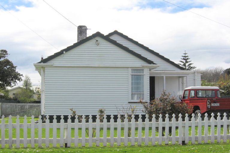 Photo of property in 6 Hadfield Crescent, College Estate, Whanganui, 4500