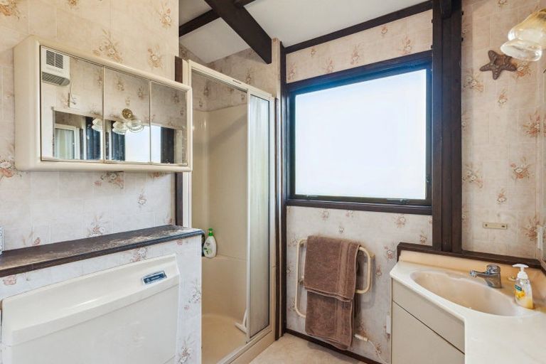 Photo of property in 21 Anaru Street, Raumati Beach, Paraparaumu, 5032