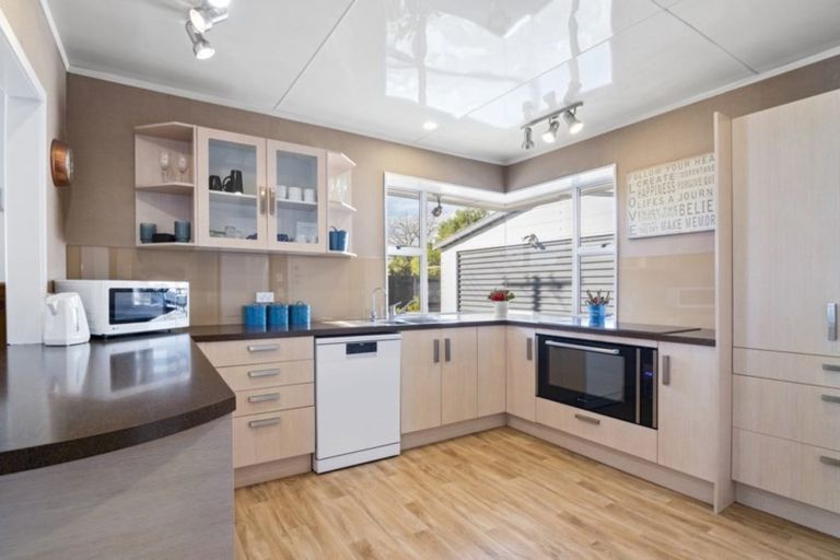 Photo of property in 95 Tipahi Street, Nelson South, Nelson, 7010