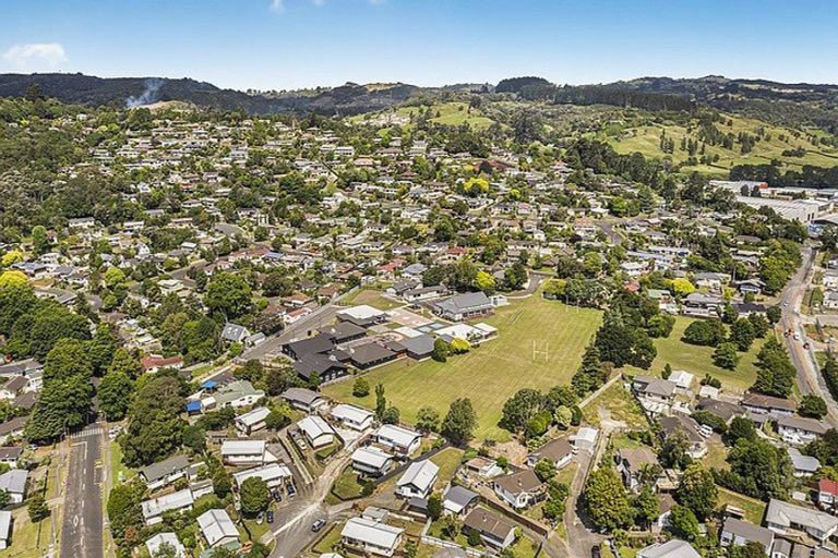 Photo of property in 4 Inca Place, Red Hill, Papakura, 2110