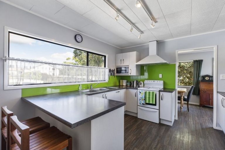 Photo of property in 19 Rukumoana Place, Clendon Park, Auckland, 2103