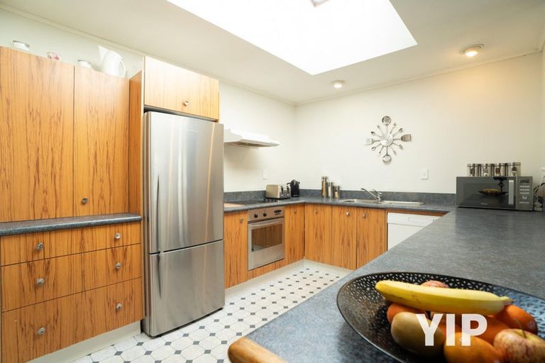 Photo of property in 7 Curacao Place, Grenada Village, Wellington, 6037